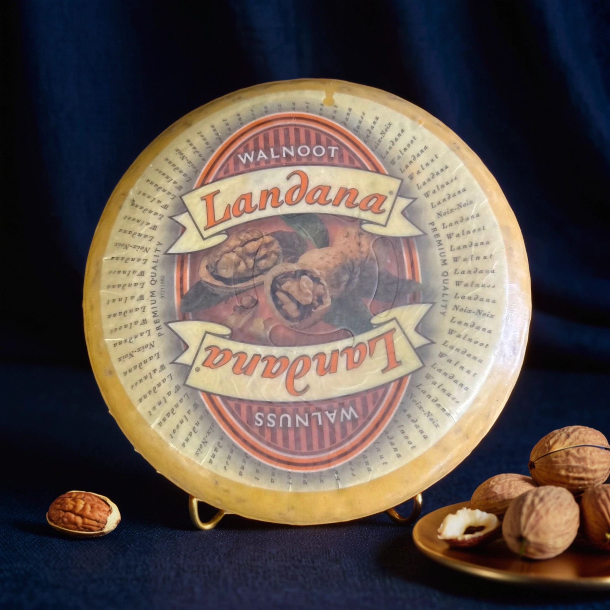 Полутвердый сыр c  грецким орехом,  Landana walnuss, 1000 гр.